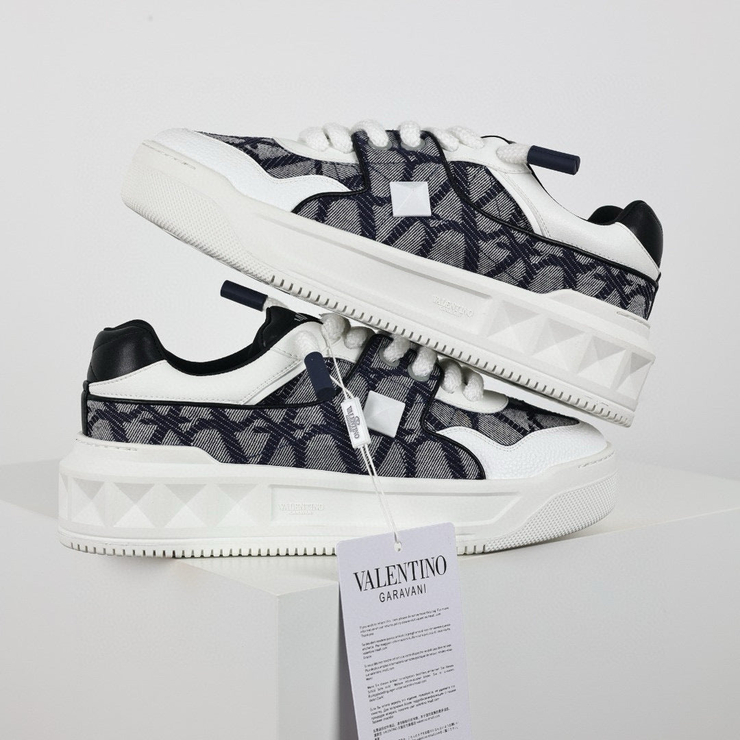 Valentino One Stud XL White/Blue