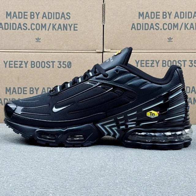 PLUS III Black