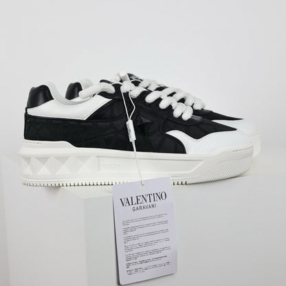 Valentino One Stud XL Black/White