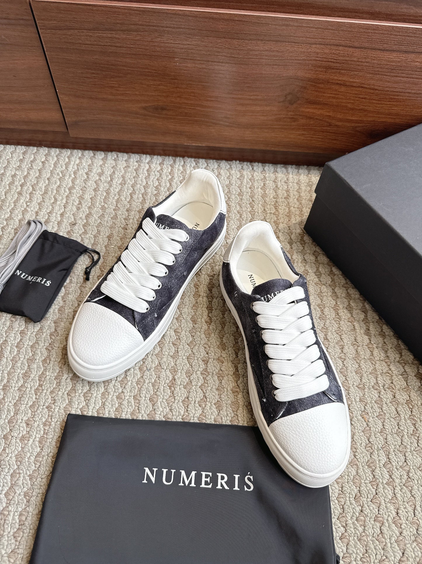 Numer Thrashed Denim