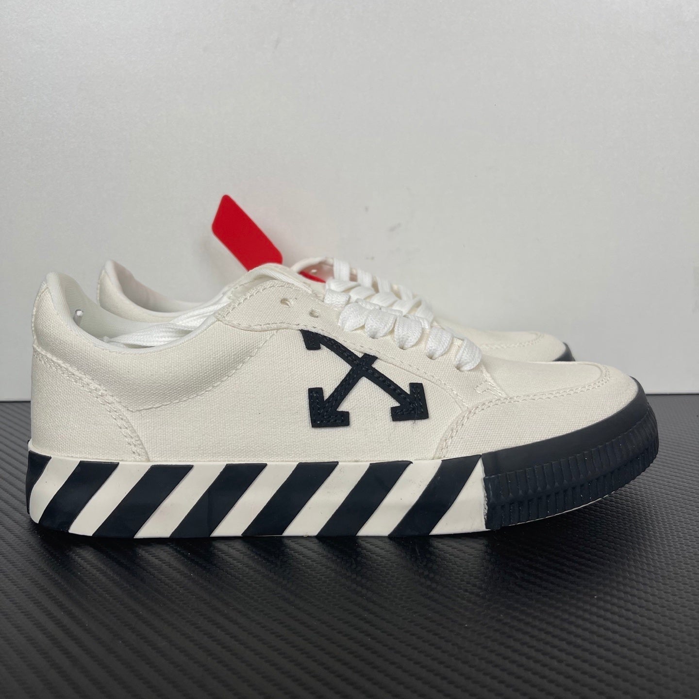 Vulcanized  White Black