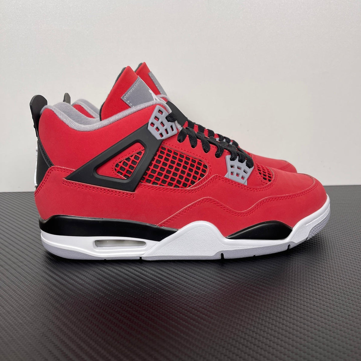 AJ4 Retro Toro Bravo
