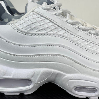 95 Pure White Corteiz