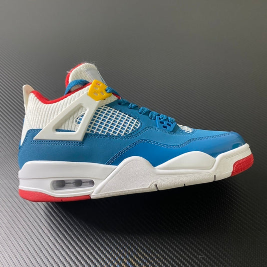 AJ4 Retro Messy Room