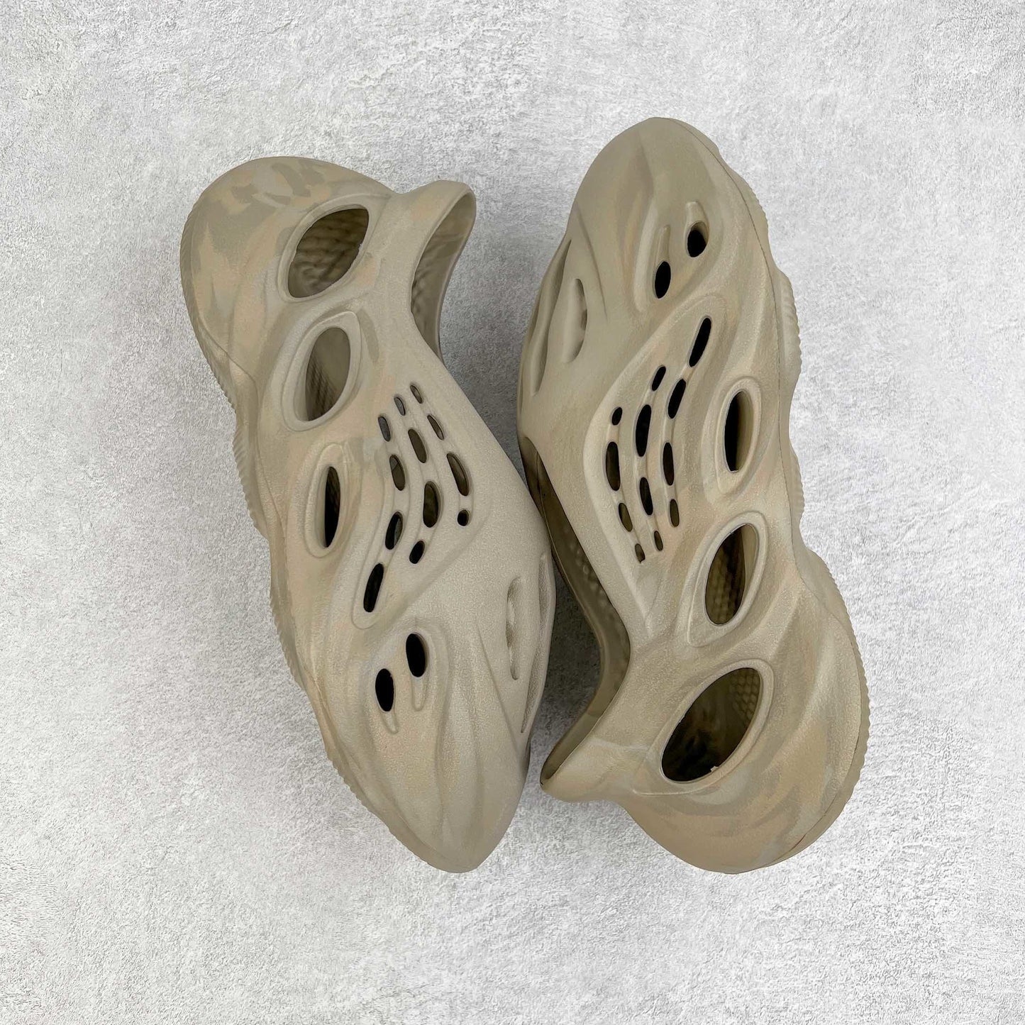 Foam Runner Stone Salt