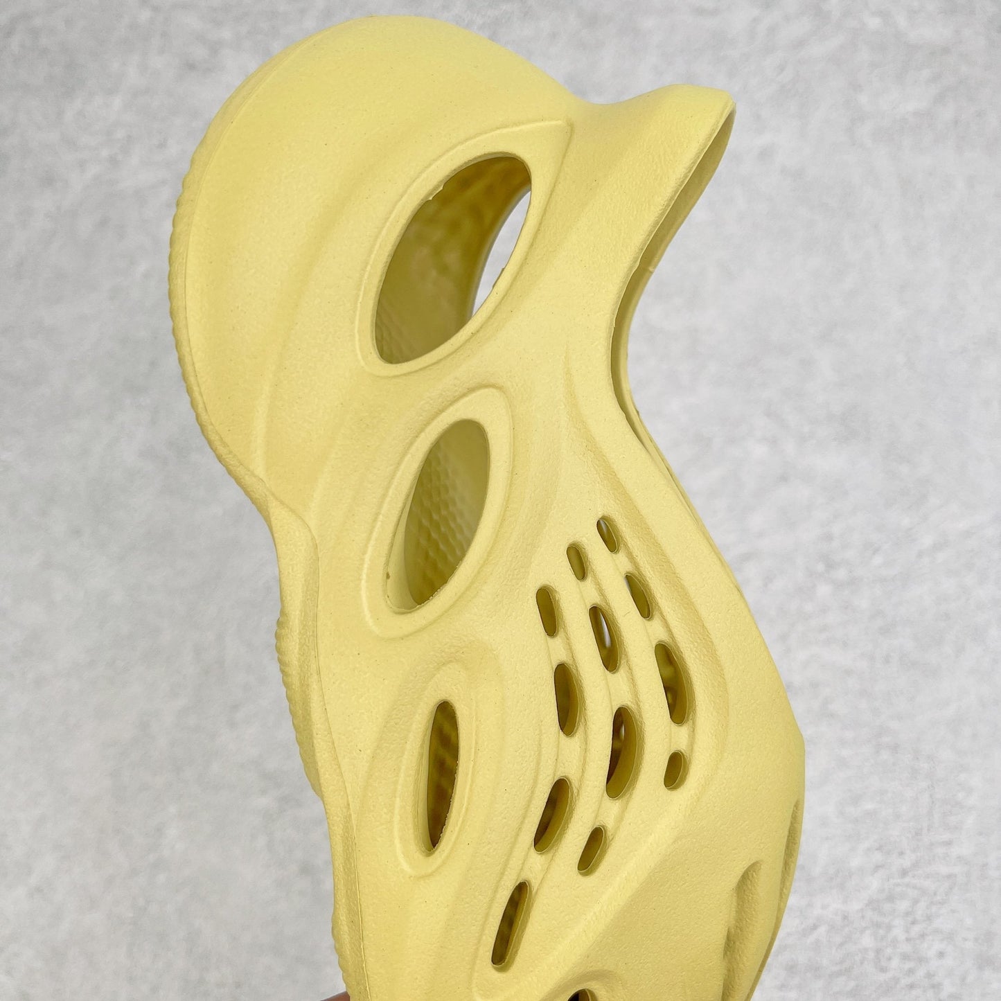 Foam Runner Sulfur