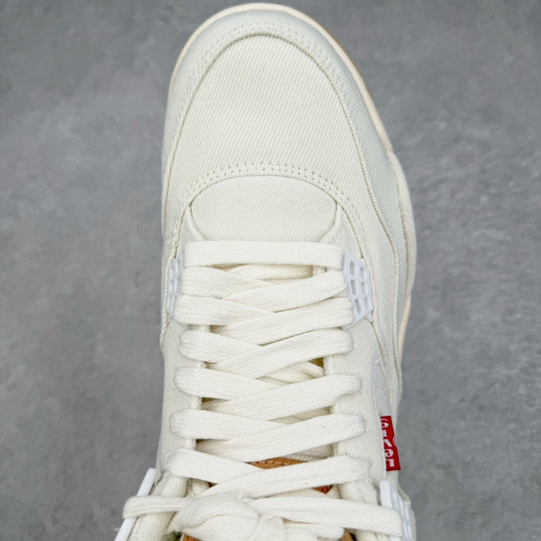 AJ4 Levis