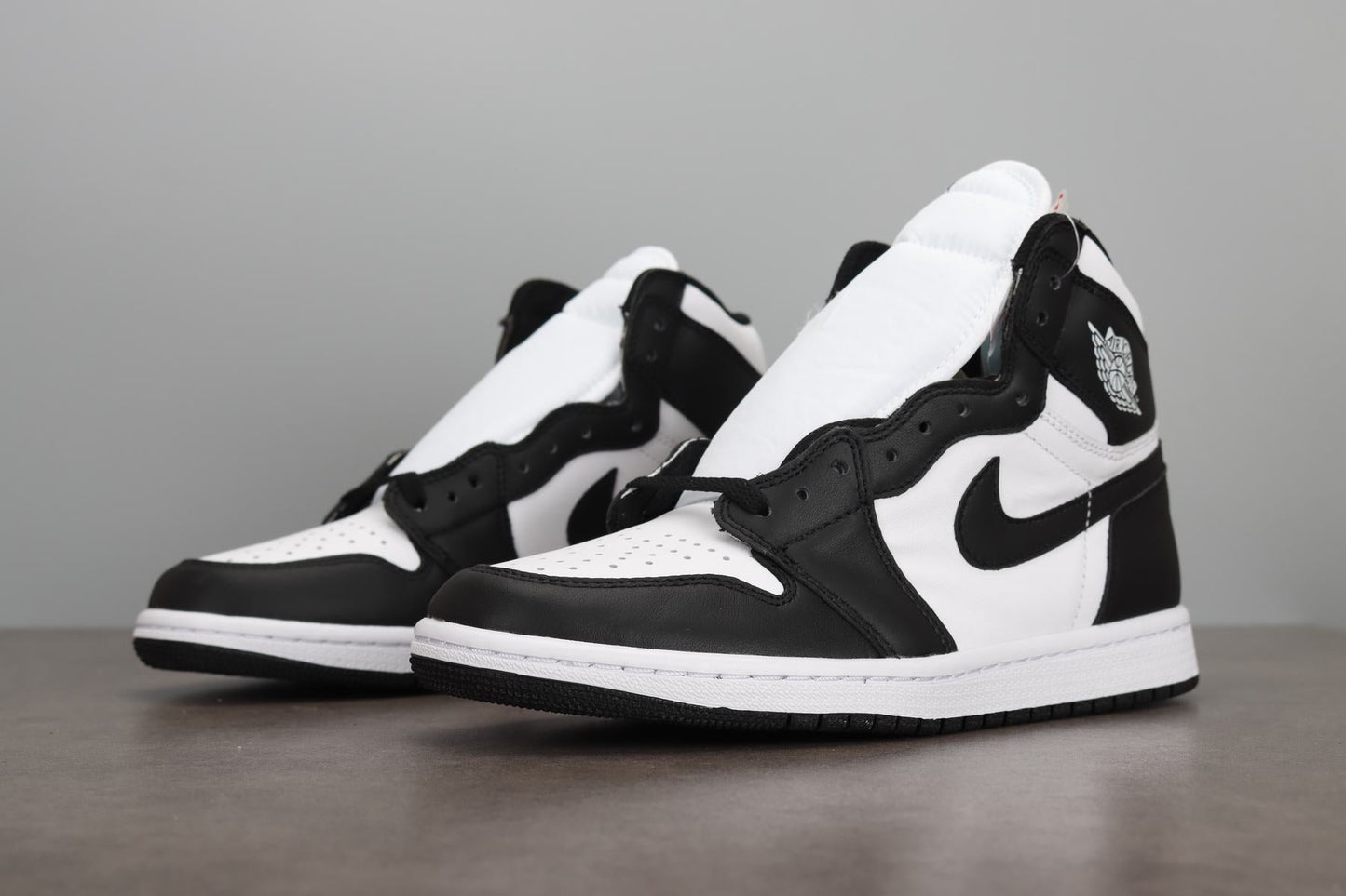 AJ1 High 85 Black White
