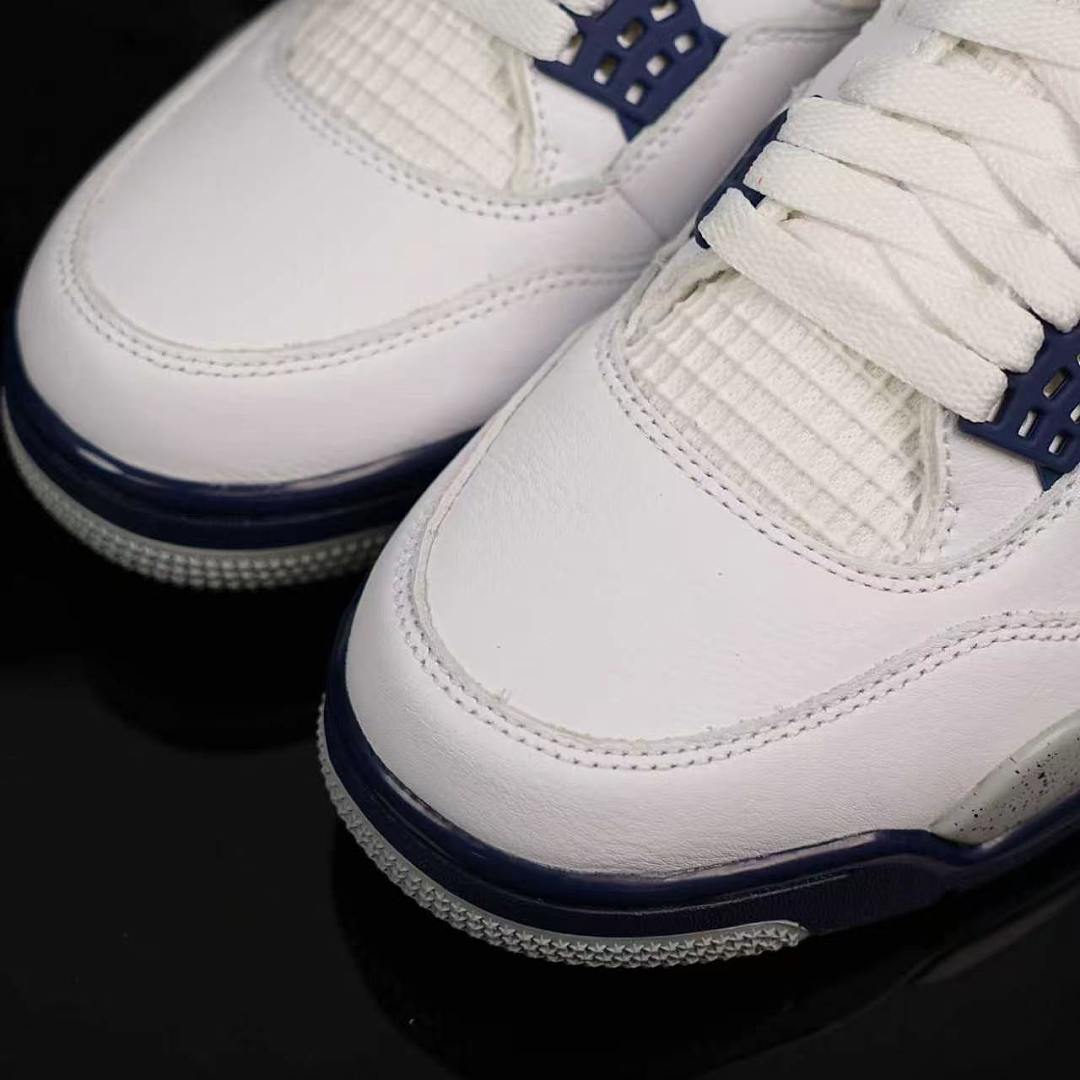 AJ4 Retro Midnight Navy