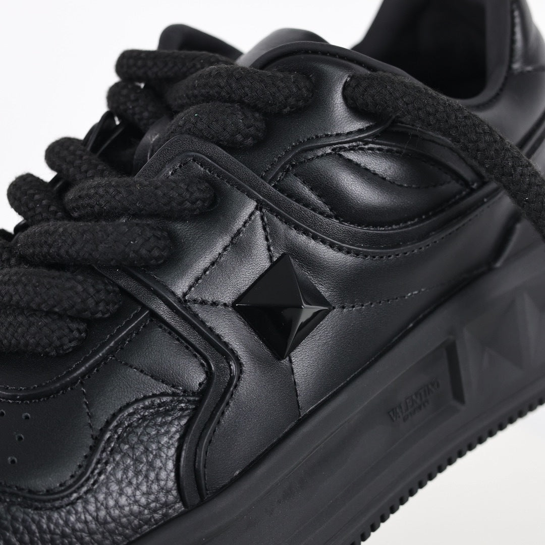 Valentino One Stud XL Black