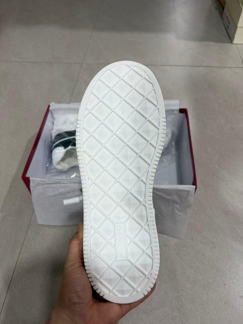 Valentino One Stud XL Black/White
