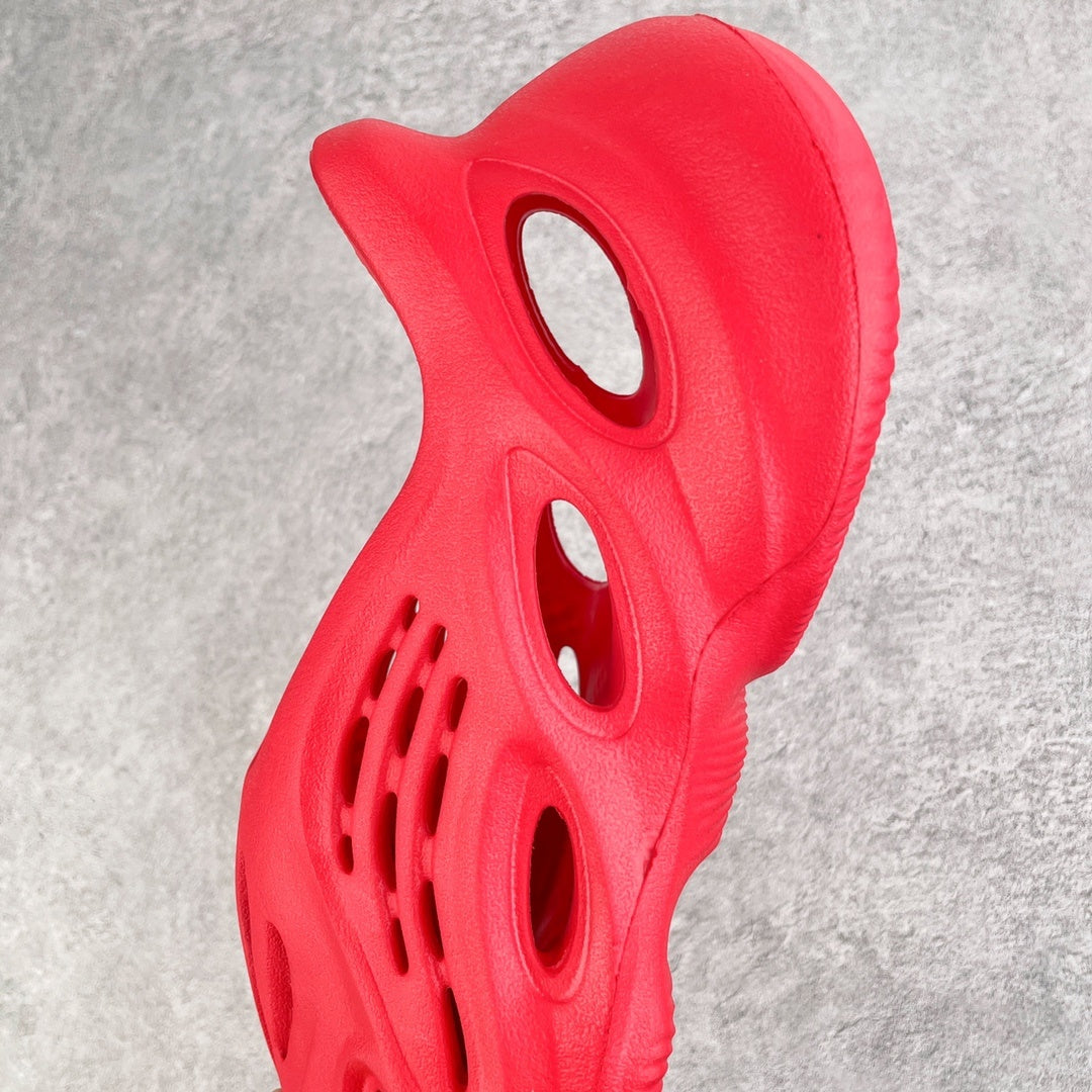 Foam Runner Red