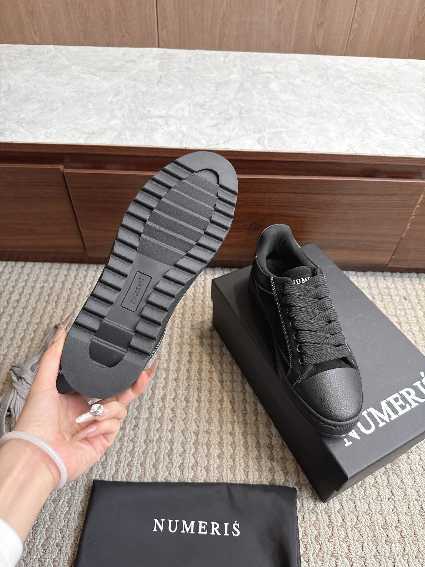 Numer Atelier -Carbono