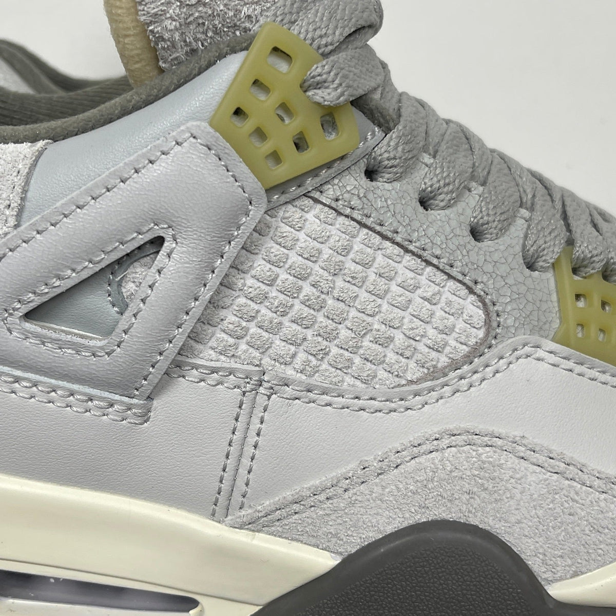 AJ4 Photon Dust