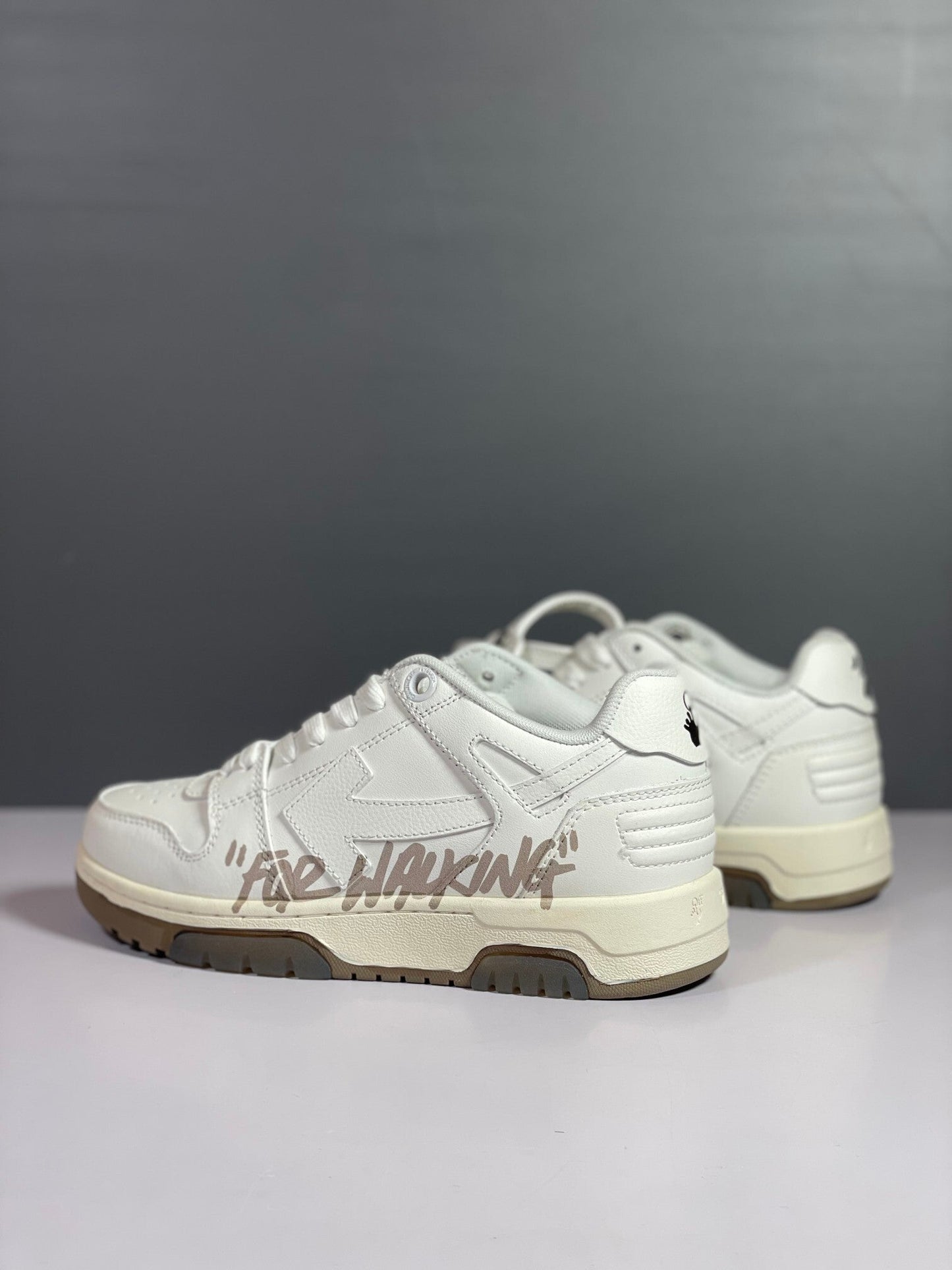 For Walking White Sole Brown
