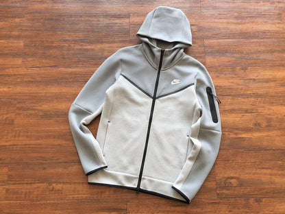 Conjunto Tech Fleece Cinza e Branco