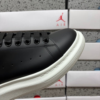 Alexander McQueen Black & White