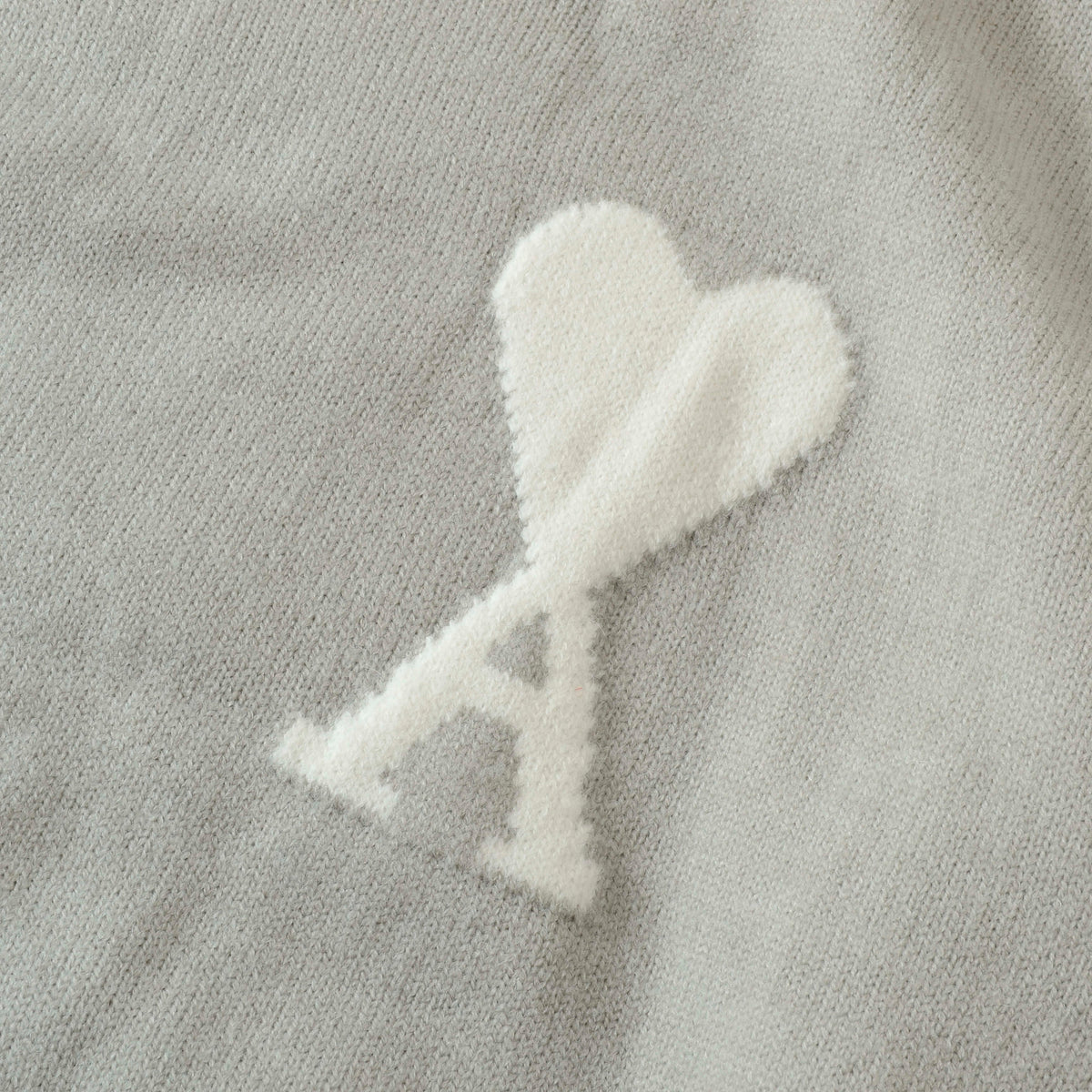 Sweat: 4M1 P4R1S 18