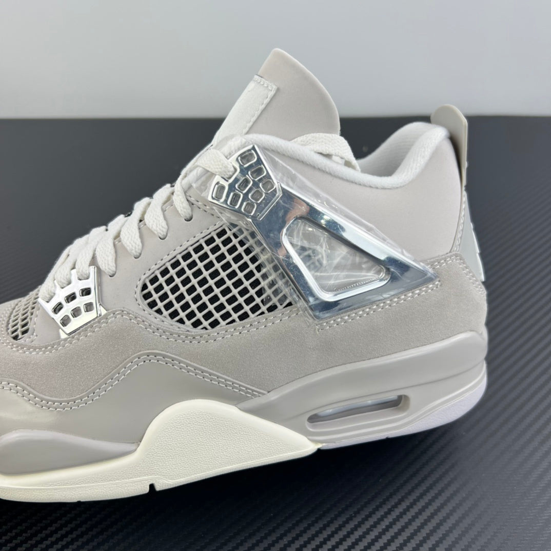 AJ4 Retro Frozen Moments