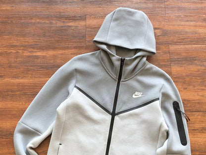 Conjunto Tech Fleece Cinza e Branco