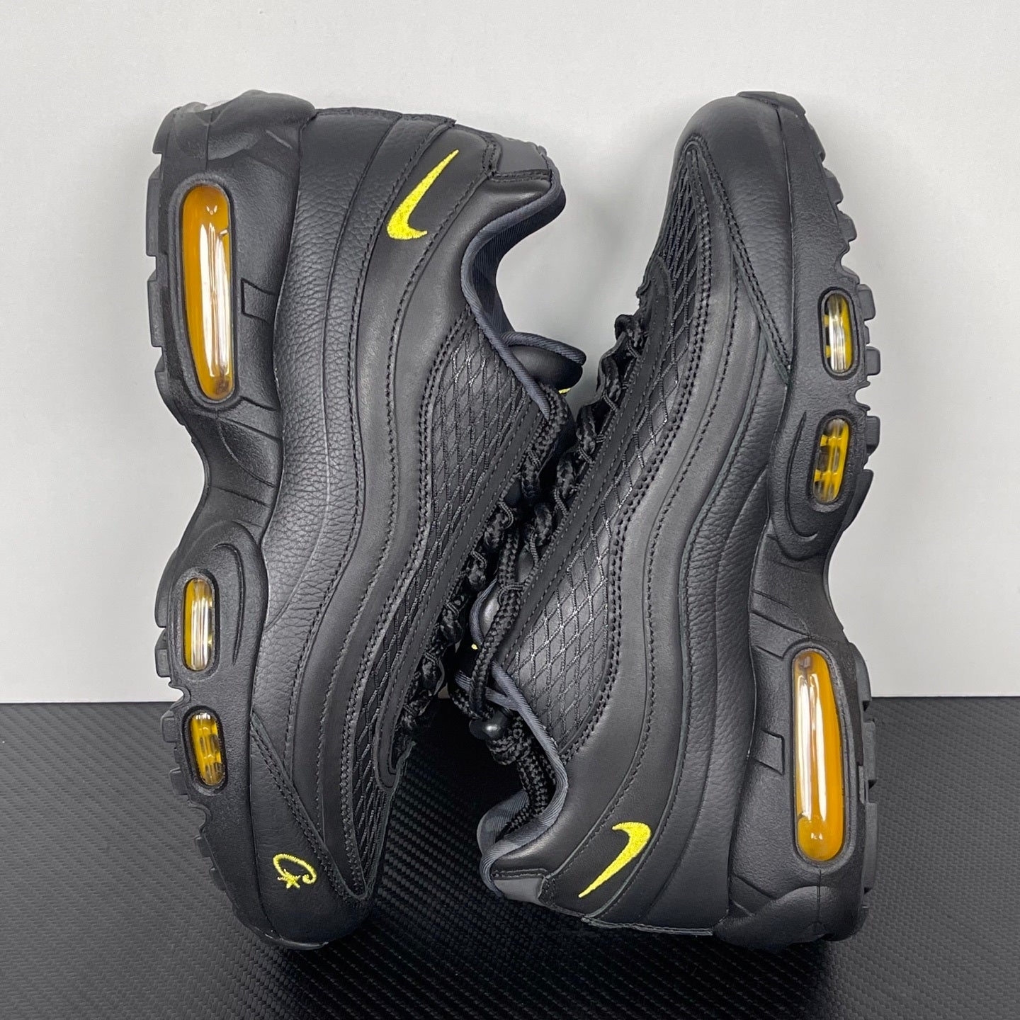 95 Corteiz Honey Black