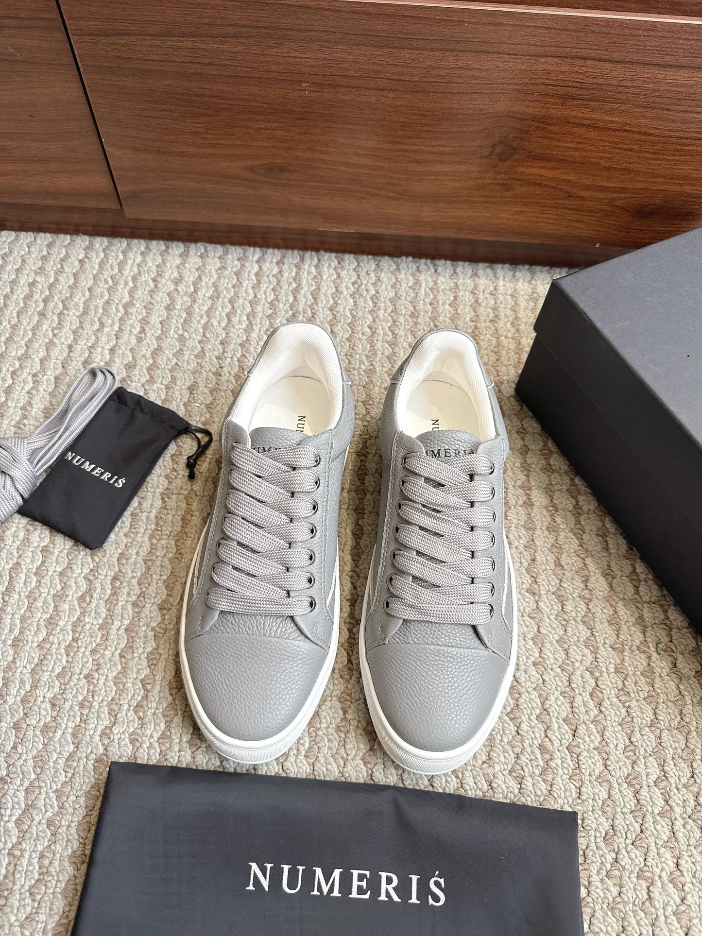 Numer Atelier - Acrylic Grey
