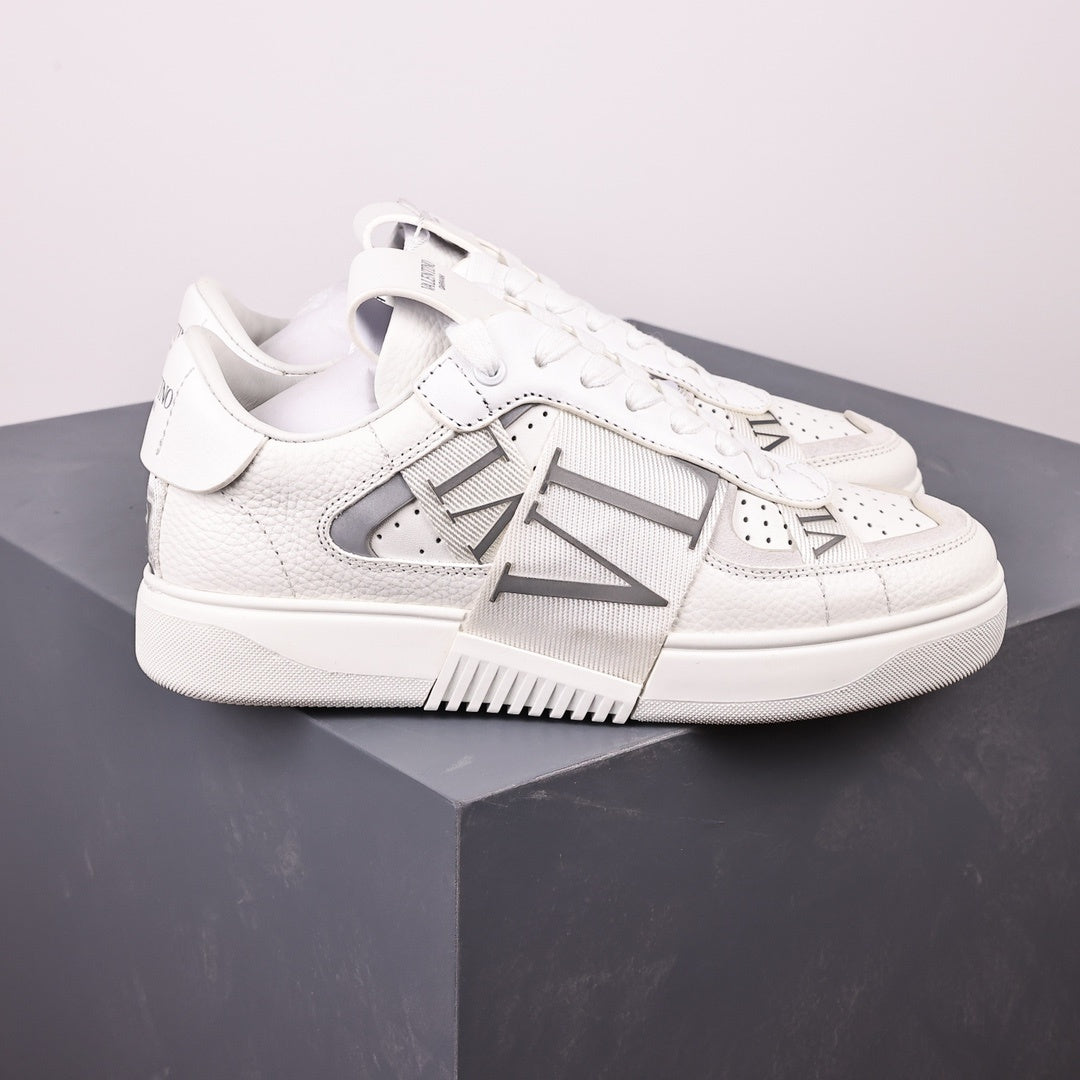 Valentino VL7n White