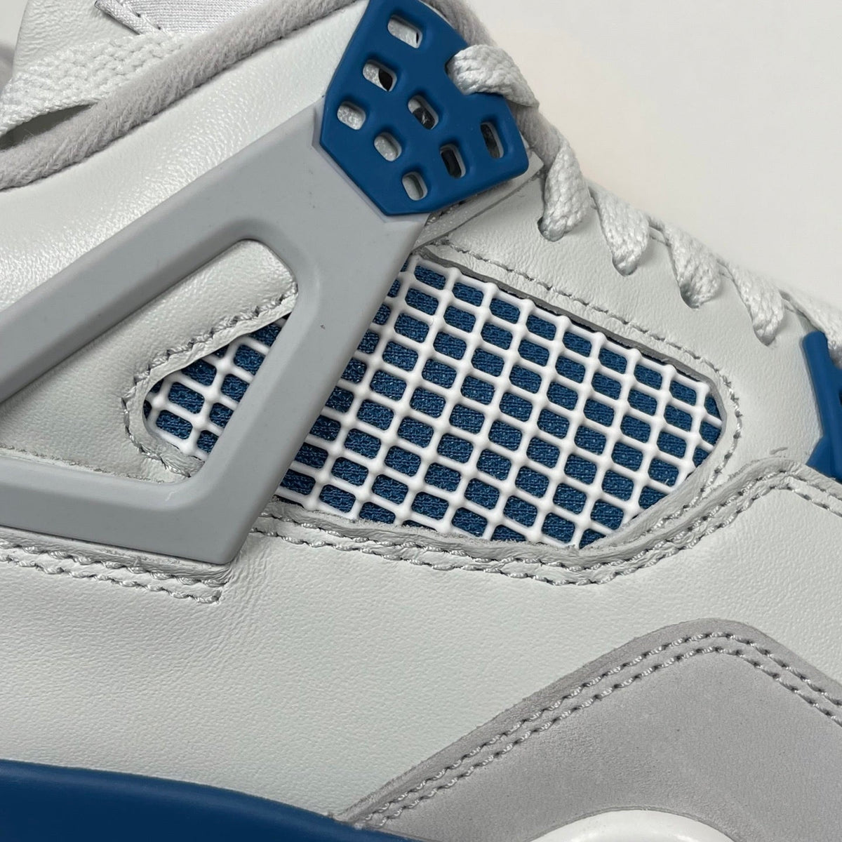 AJ4 Retro Military Blue