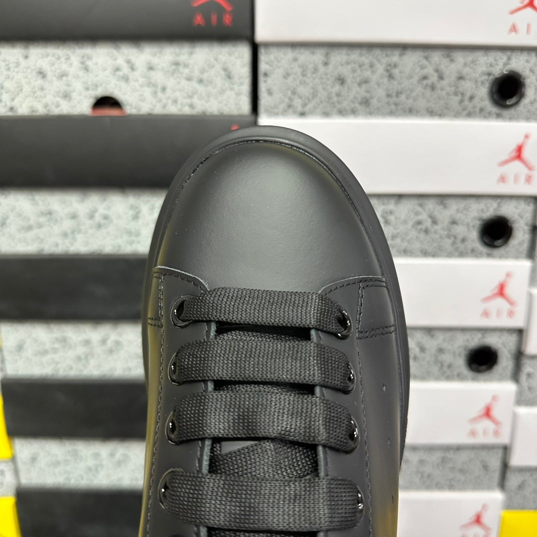 Alexander McQueen Gold Black