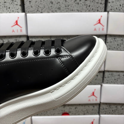 Alexander McQueen Black & White