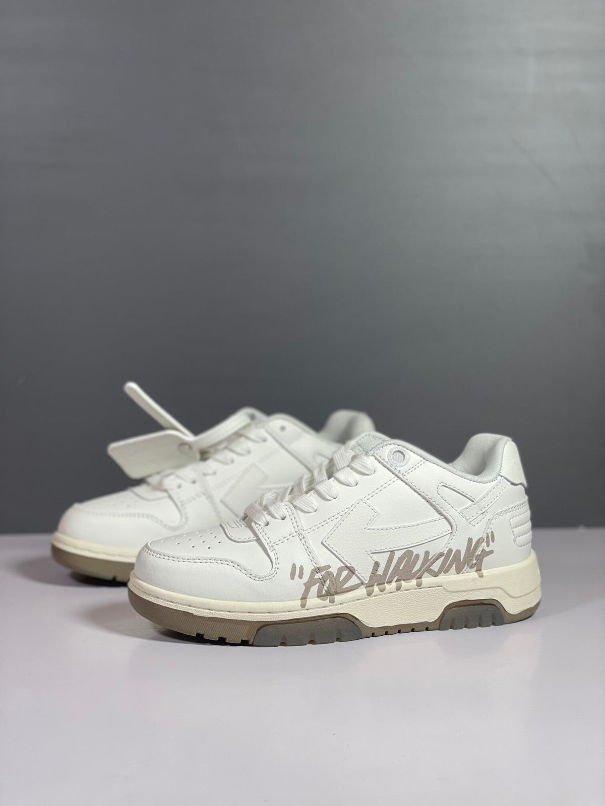 For Walking White Sole Brown