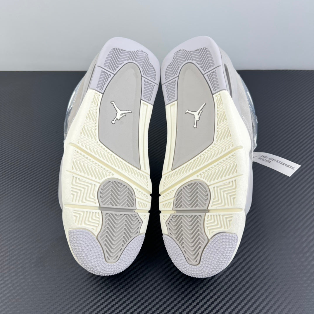 AJ4 Retro Frozen Moments