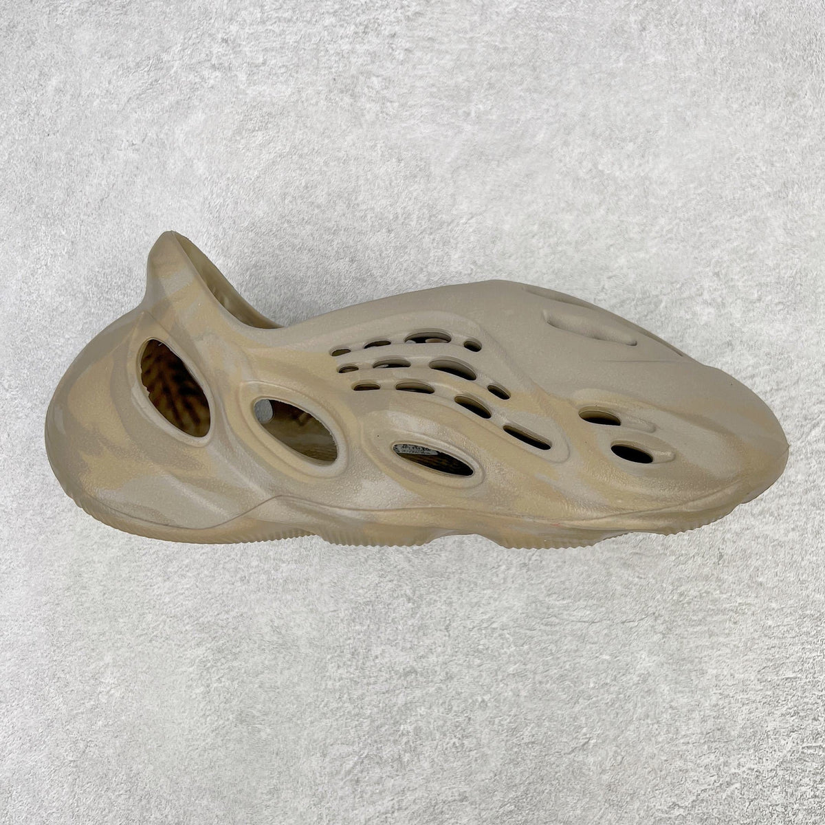Foam Runner Stone Salt