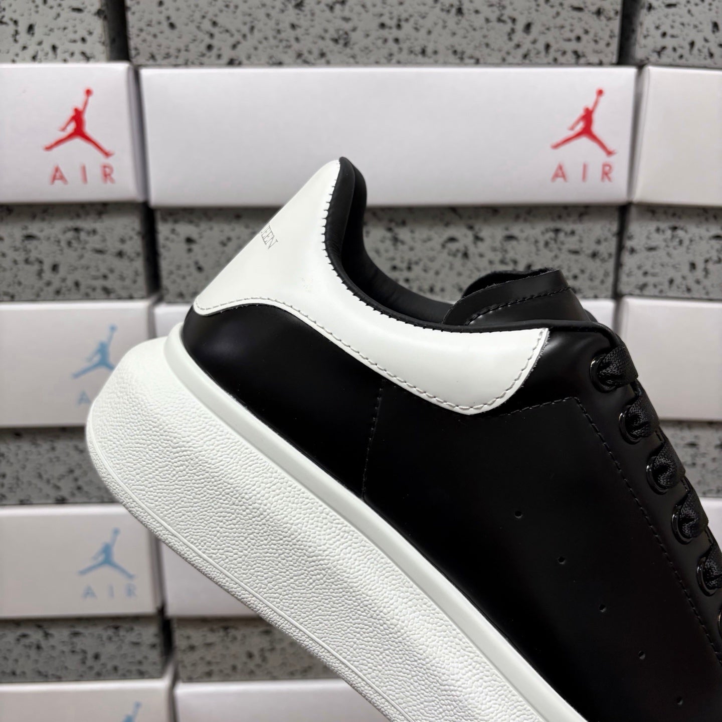 Alexander McQueen Black & White