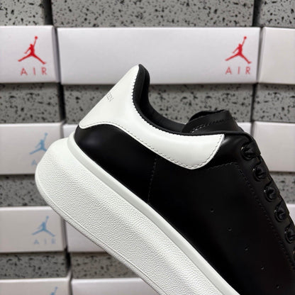 Alexander McQueen Black & White