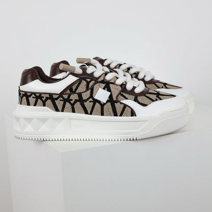 Valentino One Stud XL Brown