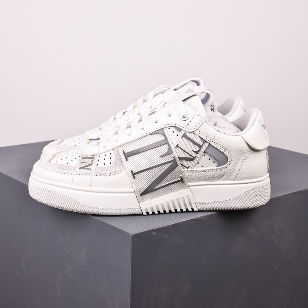 Valentino VL7n White