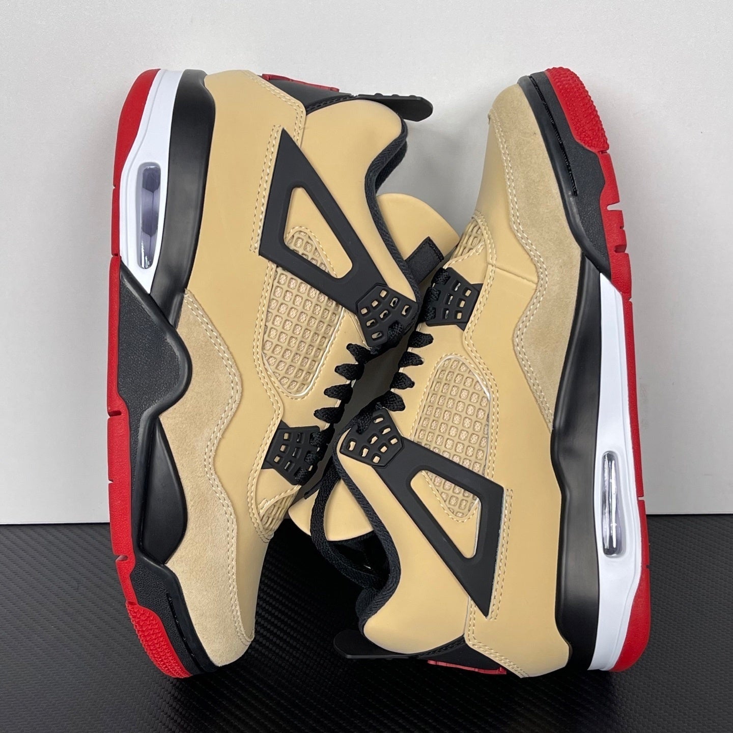 AJ4 Retro GS Pizza