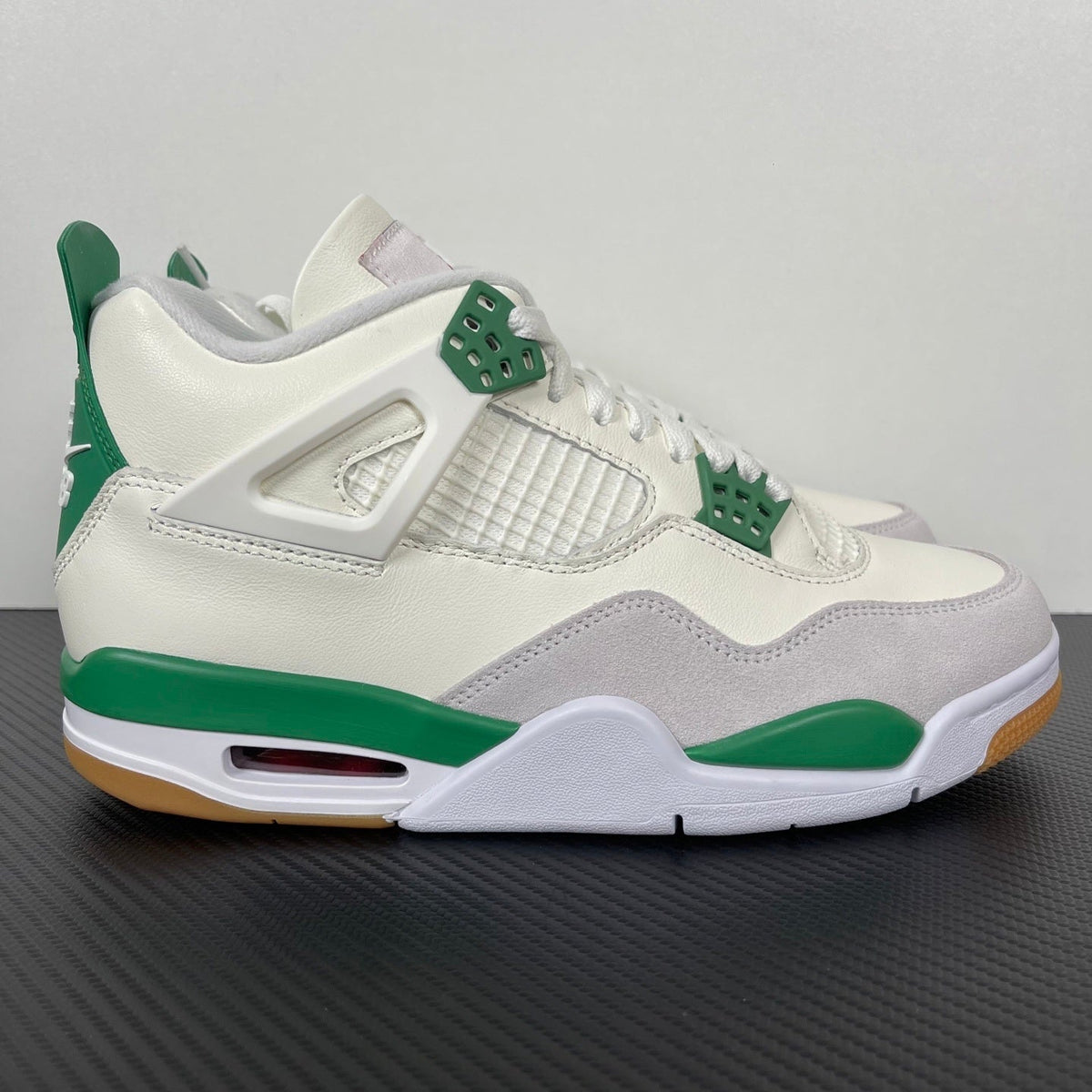 AJ4 Pine Green