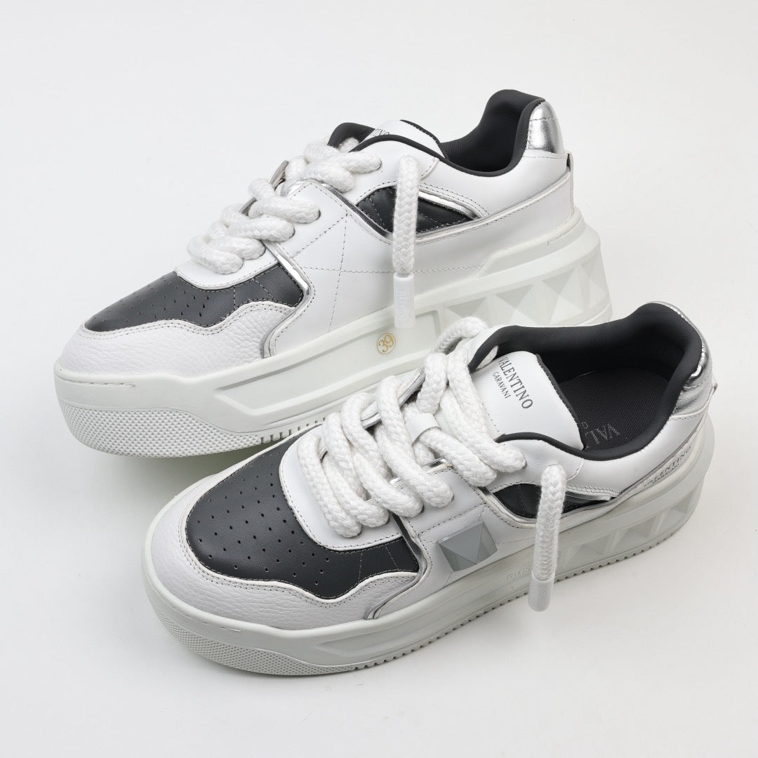 Valentino One Stud XL Black/White