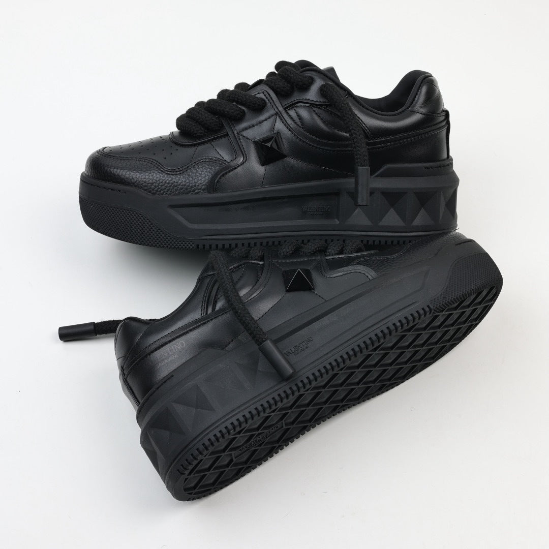 Valentino One Stud XL Black