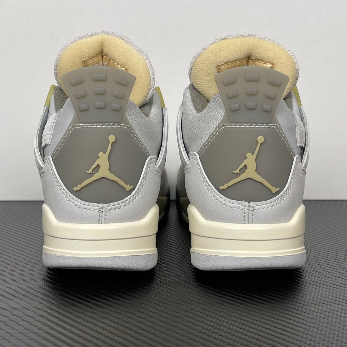 AJ4 Photon Dust