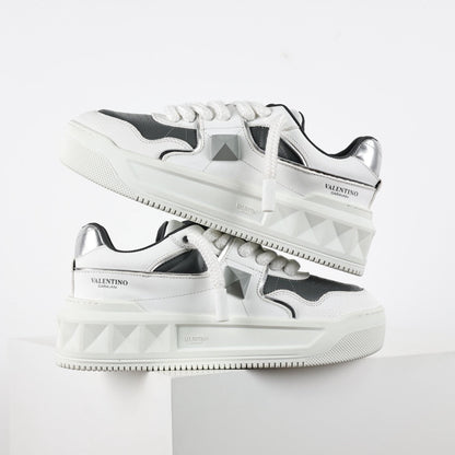 Valentino One Stud XL Black/White