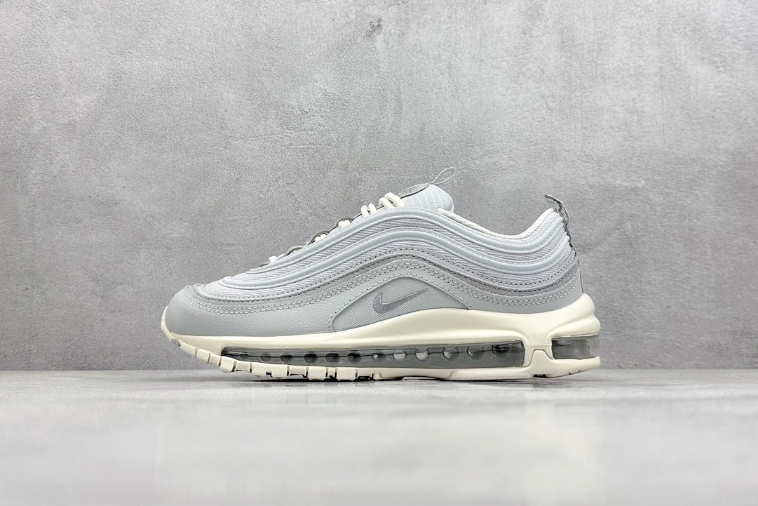 97 Pure Platinum Sail