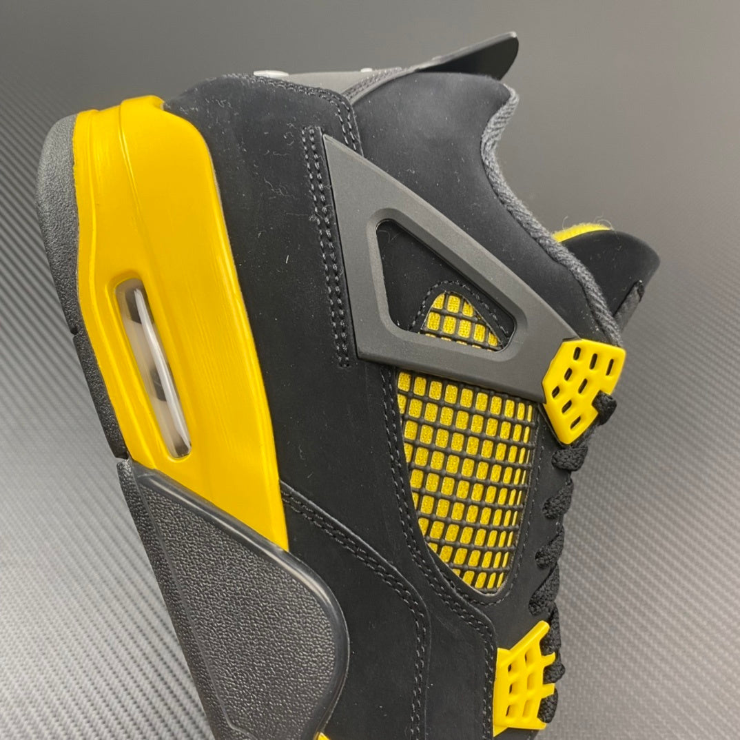 AJ4 Thunder