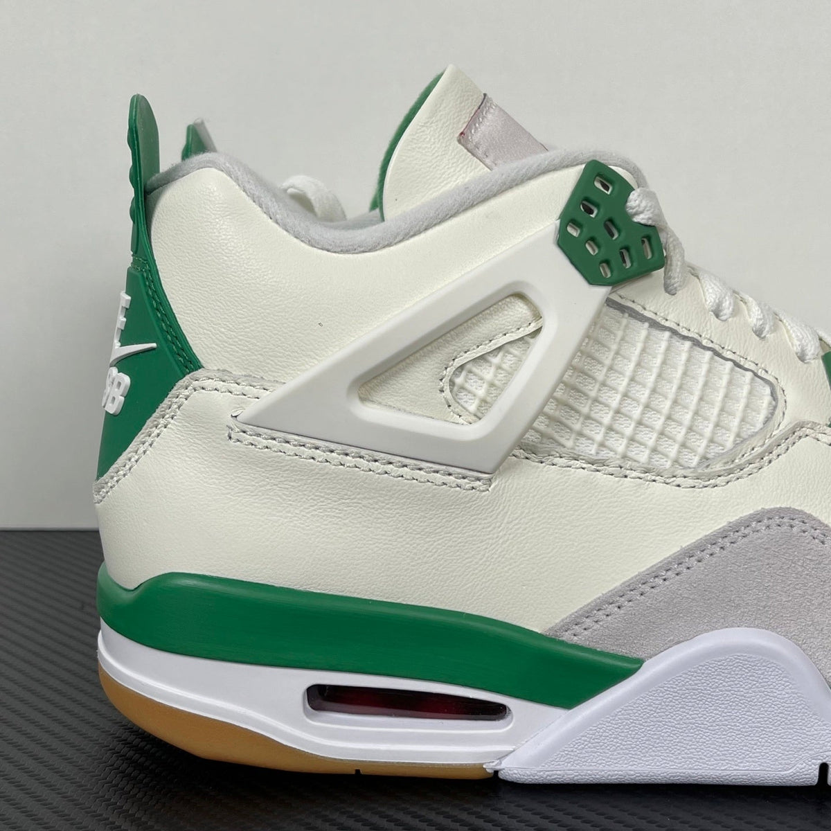 AJ4 Pine Green