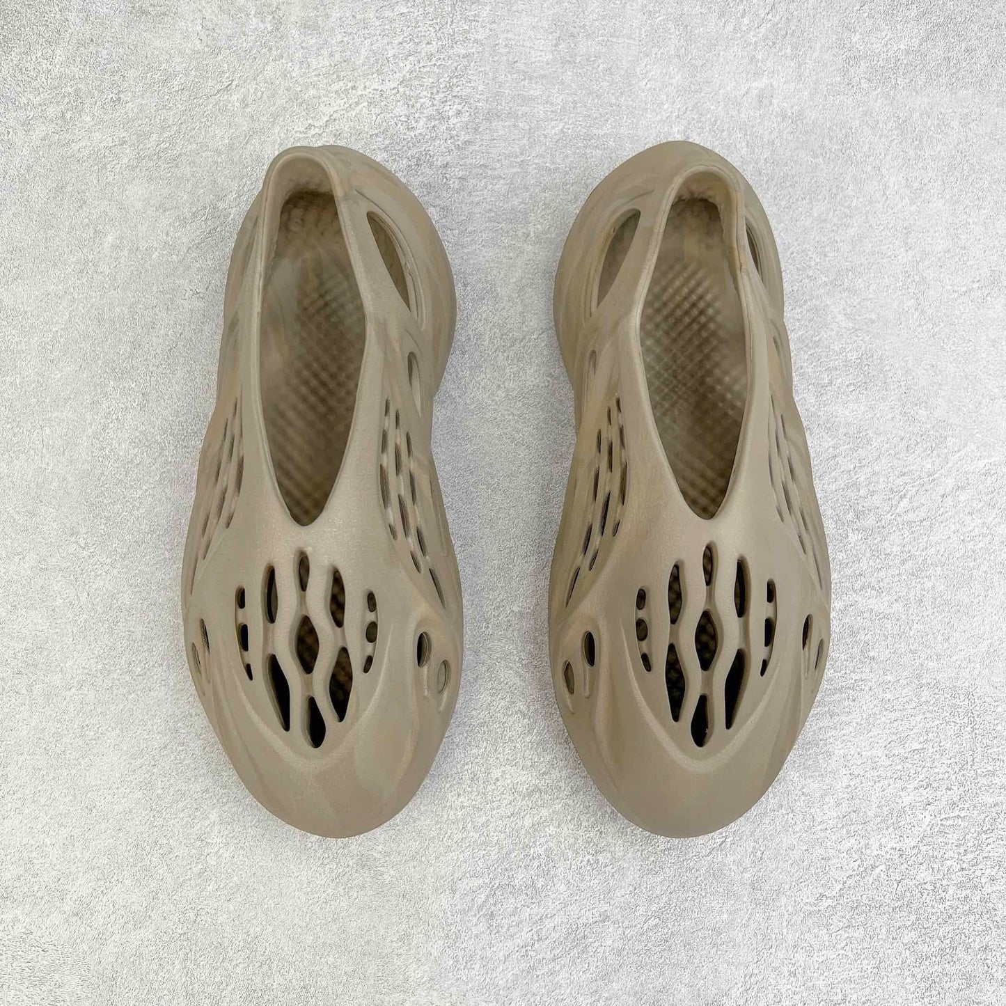 Foam Runner Stone Salt