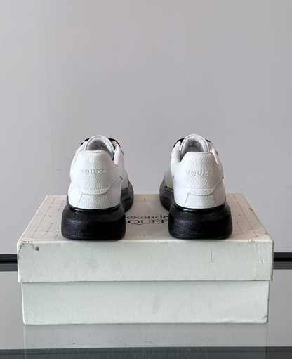 Alexander McQueen Oversized White/Black