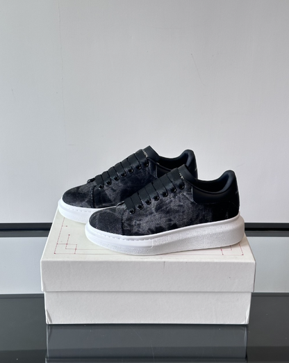 Alexander McQueen Oversized Black/White