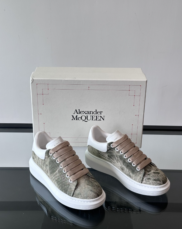Alexander McQueen Oversized Green